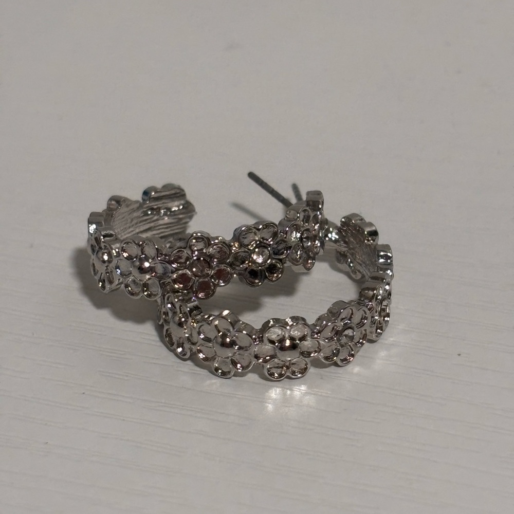 Chic Silver Floral Hoop Earrings